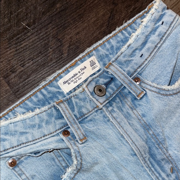 Abercrombie & Fitch Light Blue Straight Leg Jeans - Picture 2 of 3